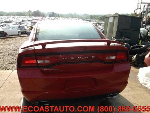 Used 2013 Dodge Charger SE w/ Sport Appearance Group image 5