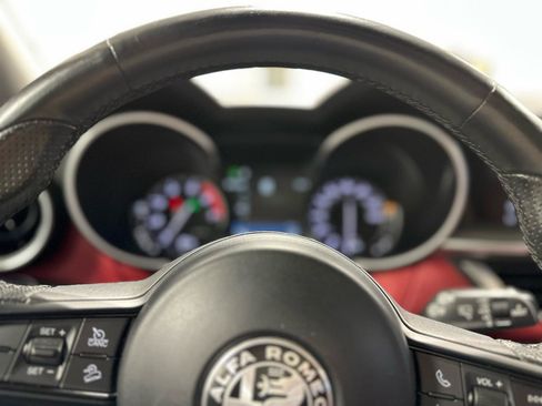 Used 2020 Alfa Romeo Stelvio Ti w/ Nero Edizione AWD/4WD image 22