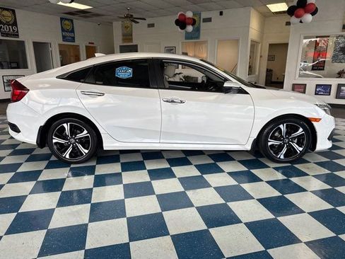 Used 2018 Honda Civic Touring image 8