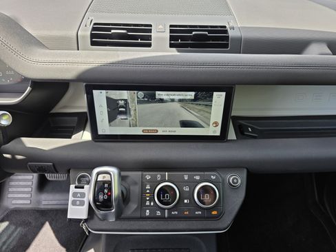 Used 2021 Land Rover Defender 90 First Edition AWD/4WD image 20