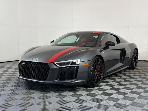 Used 2018 Audi R8 V10 RWD image 1