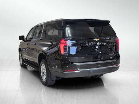 New 2026 Chevrolet Suburban LT image 5