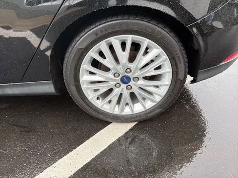 Used 2017 Ford Focus Titanium w/ Titanium Technology Package image 43