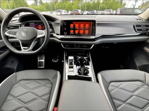 New 2025 Volkswagen Atlas Peak Edition SE image 6