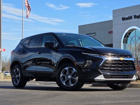 Used 2025 Chevrolet Blazer LT image 38