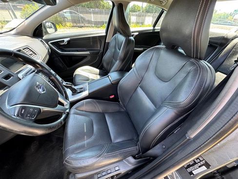 Used 2018 Volvo S60 T5 Dynamic w/ Vision Package image 7