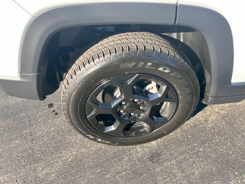 Used 2024 Jeep Compass Trailhawk w/ Trailhawk Convenience Group image 13