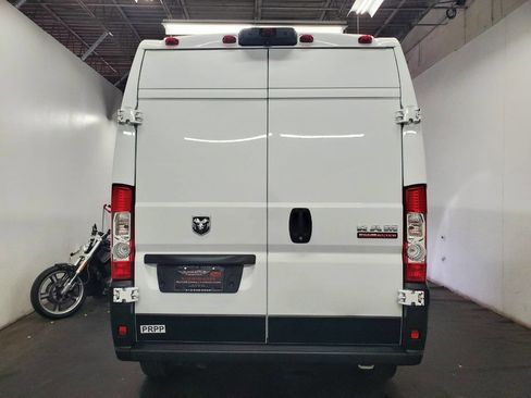 Used 2022 RAM ProMaster 2500 w/ Driver Convenience Group FWD image 6