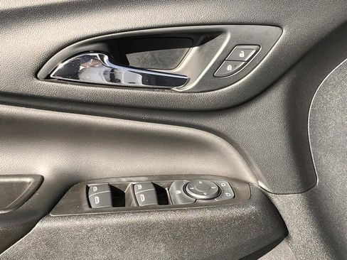 Used 2021 Chevrolet Equinox LT image 12