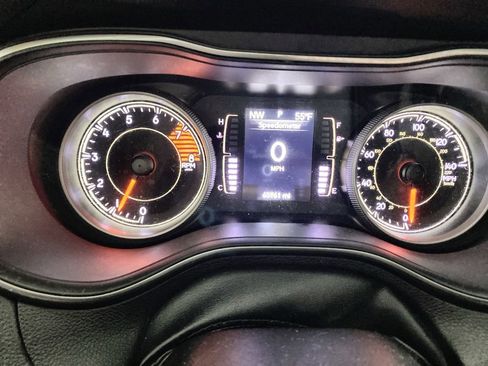 Used 2019 Jeep Cherokee Latitude Plus AWD/4WD image 15