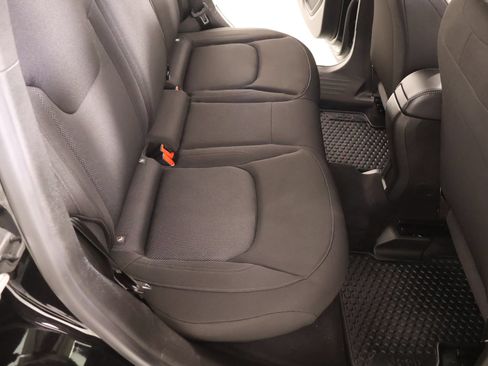 Used 2023 Jeep Renegade Latitude AWD/4WD image 14