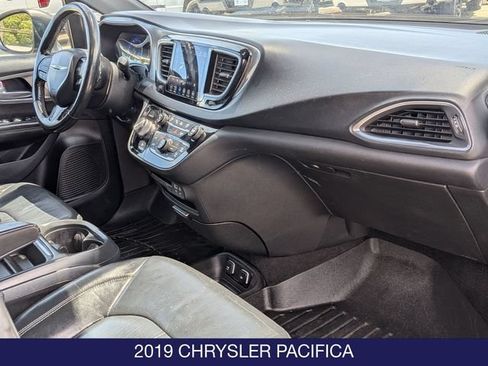 Used 2019 Chrysler Pacifica Touring-L w/ Advanced Safetytec Group FWD image 27
