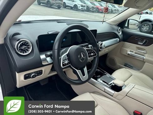 Used 2020 Mercedes-Benz GLB 250 4MATIC image 10