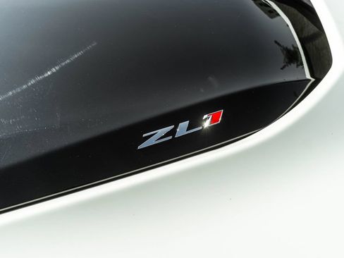 Used 2017 Chevrolet Camaro ZL1 RWD image 4