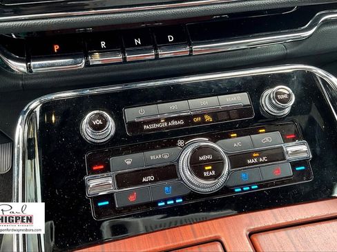 Used 2022 Lincoln Navigator Reserve image 32