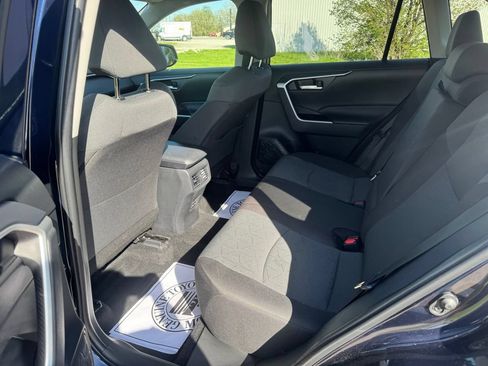 Used 2025 Toyota RAV4 XLE AWD/4WD image 36