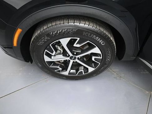 Used 2025 Kia Sportage EX FWD image 37