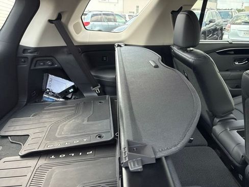 Used 2025 Honda Pilot Touring image 24