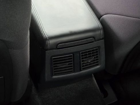 Used 2010 Dodge Challenger SE image 33