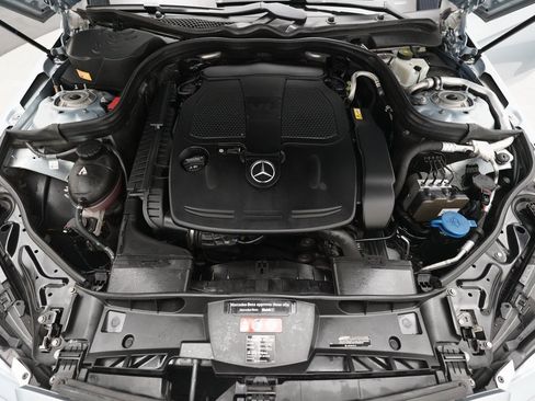 Used 2015 Mercedes-Benz E 350 4MATIC Sedan image 3