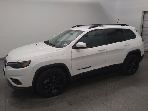 Used 2020 Jeep Cherokee Latitude Plus FWD image 2