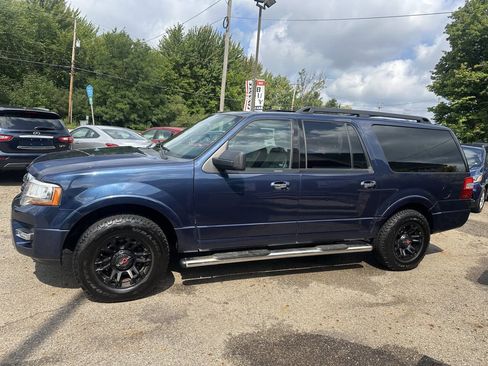 Used 2015 Ford Expedition EL XLT w/ Equipment Group 202A AWD/4WD image 3