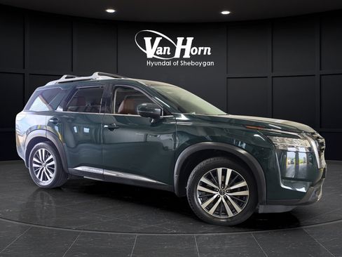 Used 2022 Nissan Pathfinder Platinum w/ Cargo Package FWD image 1