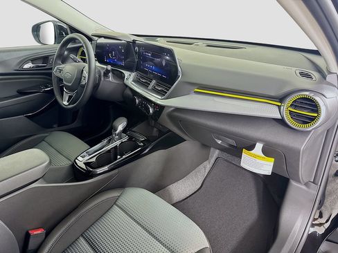 New 2026 Chevrolet Trax LT w/ Midnight Edition FWD image 27