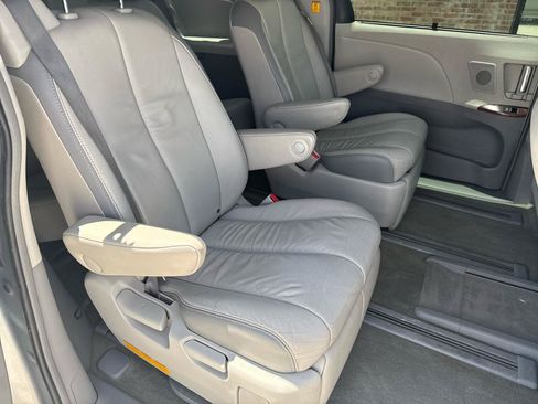 Used 2013 Toyota Sienna Limited w/ Premium Pkg AWD/4WD image 48