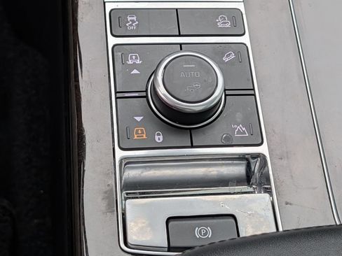 Used 2019 Land Rover Range Rover Supercharged AWD/4WD image 16