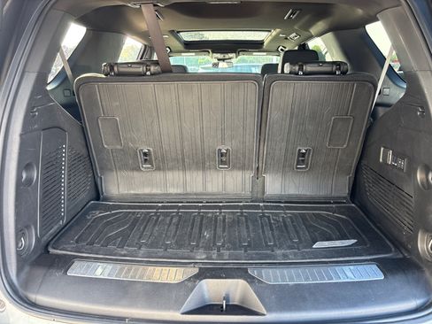 Used 2025 GMC Yukon Denali w/ Sun & Power Step Package AWD/4WD image 9