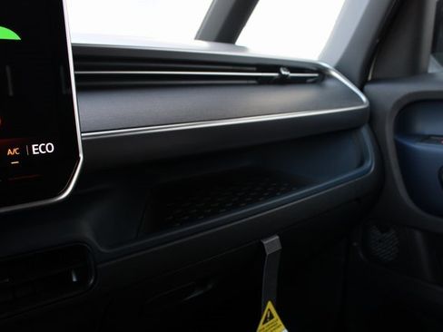 New 2025 Volkswagen ID. Buzz Pro S image 7