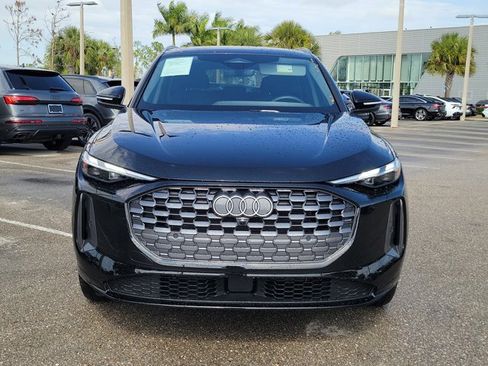 Certified 2025 Audi Q5 Premium w/ Convenience Package image 3