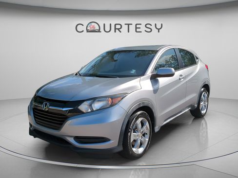 Certified 2017 Honda HR-V LX image 2