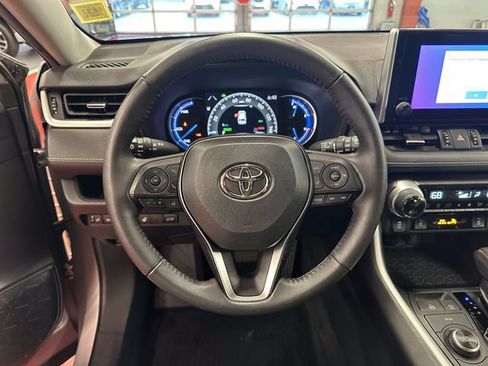Used 2023 Toyota RAV4 XLE Premium AWD/4WD image 18