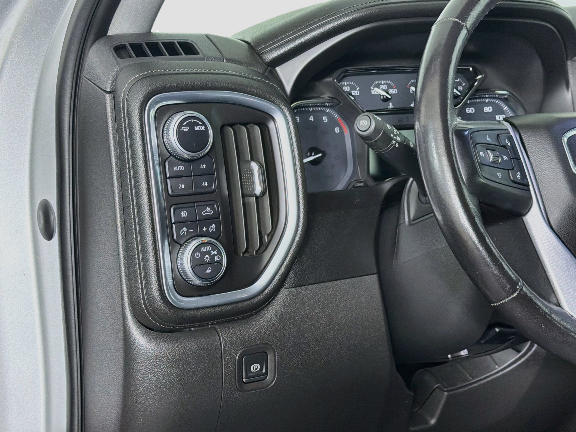 Used 2020 GMC Sierra 1500 SLT w/ SLT Premium Plus Package AWD/4WD image 17
