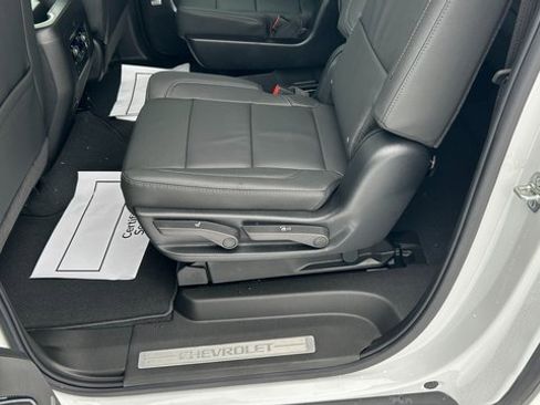 New 2026 Chevrolet Suburban LT w/ Comfort Package image 33