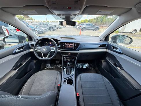 Used 2024 Volkswagen Taos SE FWD image 22