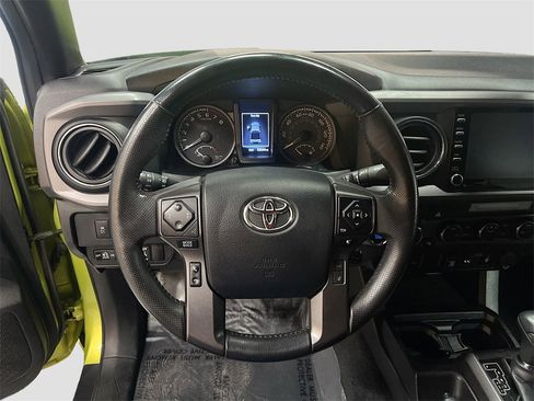 Used 2023 Toyota Tacoma TRD Off-Road image 11