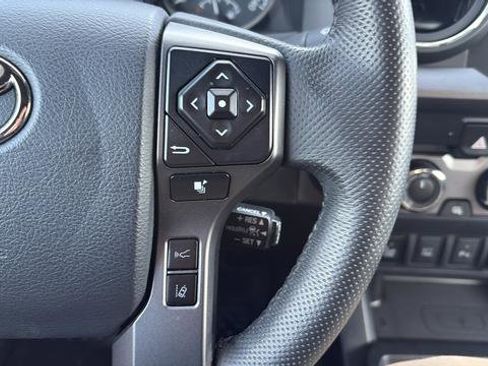 Used 2020 Toyota Tacoma TRD Off-Road w/ Technology Package image 18