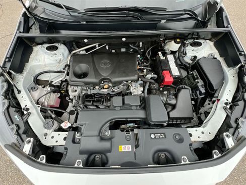 Used 2022 Toyota RAV4 LE image 15