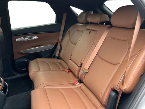 Used 2022 Genesis GV70 2.5T w/ Advanced Package image 12