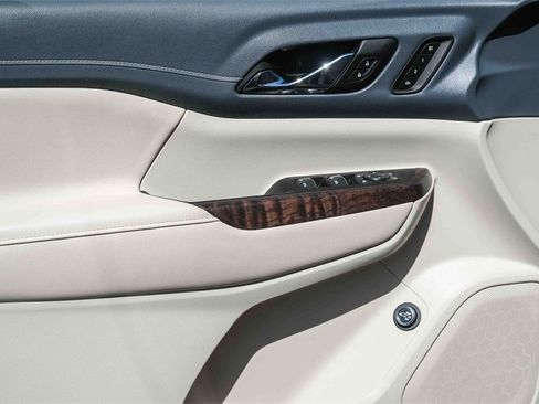 Used 2022 GMC Acadia Denali w/ Denali Ultimate Package image 24