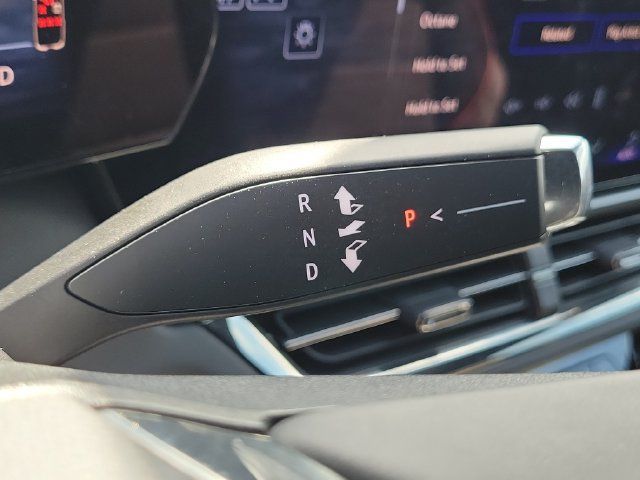 Certified 2024 Chevrolet Equinox EV RS FWD image 33