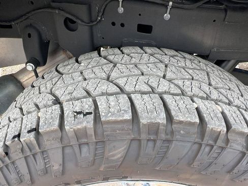 Used 2024 RAM 2500 Tradesman w/ Chrome Appearance Group image 27