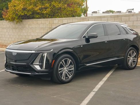 Certified 2025 Cadillac Lyriq Luxury image 3