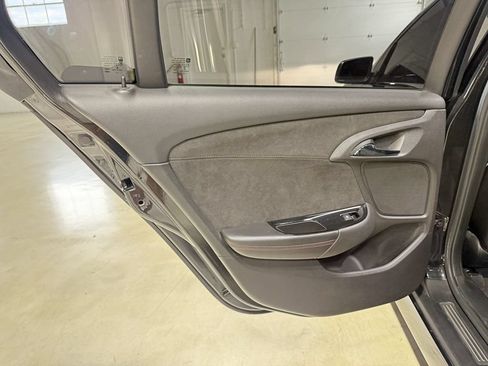 Used 2014 Chevrolet SS RWD image 39