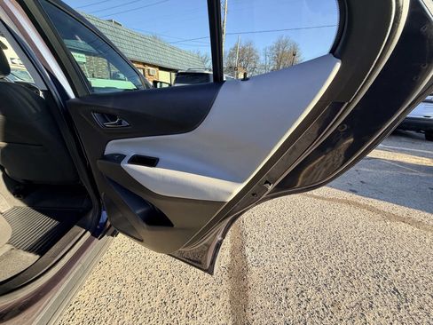 Used 2018 Chevrolet Equinox LT image 53