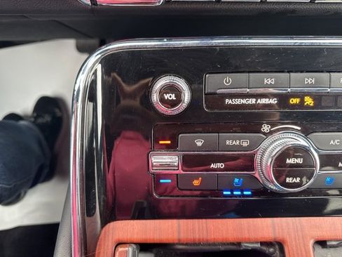 Used 2023 Lincoln Navigator Reserve image 21