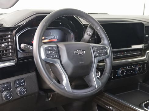 Used 2024 Chevrolet Silverado 2500 LT w/ Midnight Edition image 6